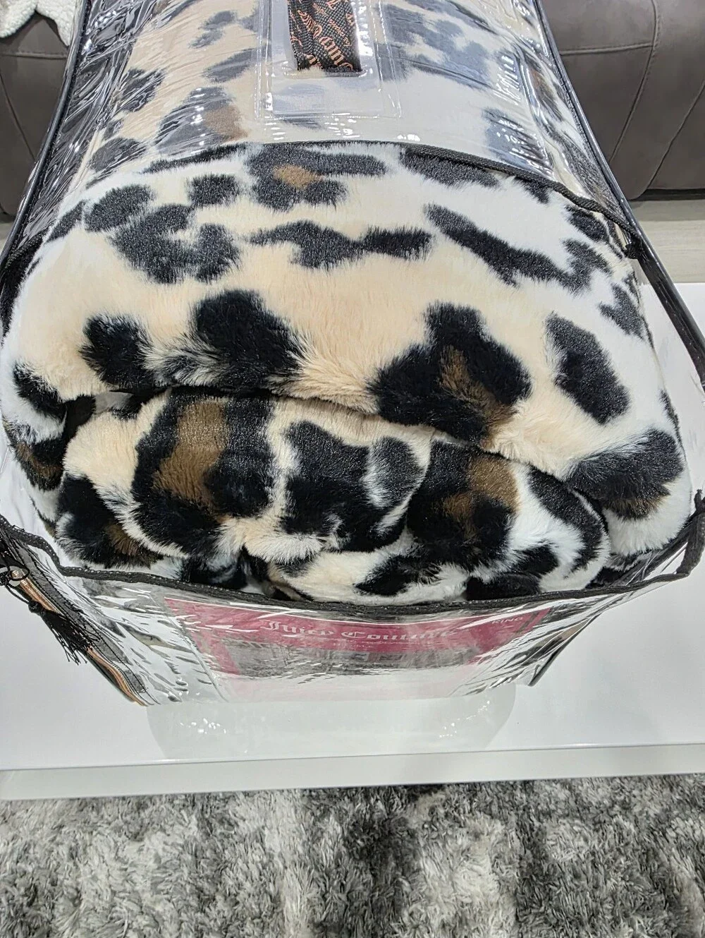 Juicy Couture KING 4 piece Faux Fur Leopard Luxurious Comforter Set New